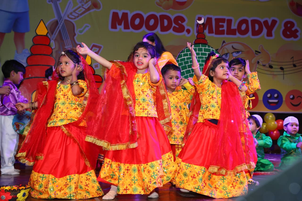 Rajwada Lehenga Dance — Dance